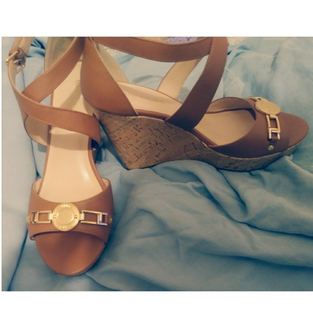Marc Fisher Wedges